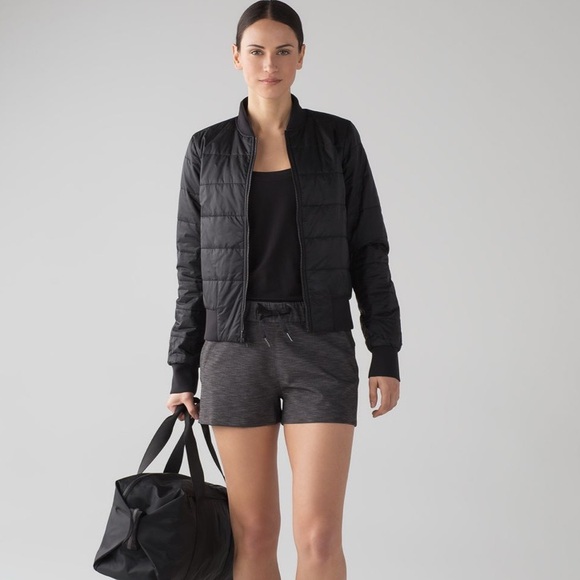 Lululemon On The Fly Short (3") size 8 - Picture 4 of 9